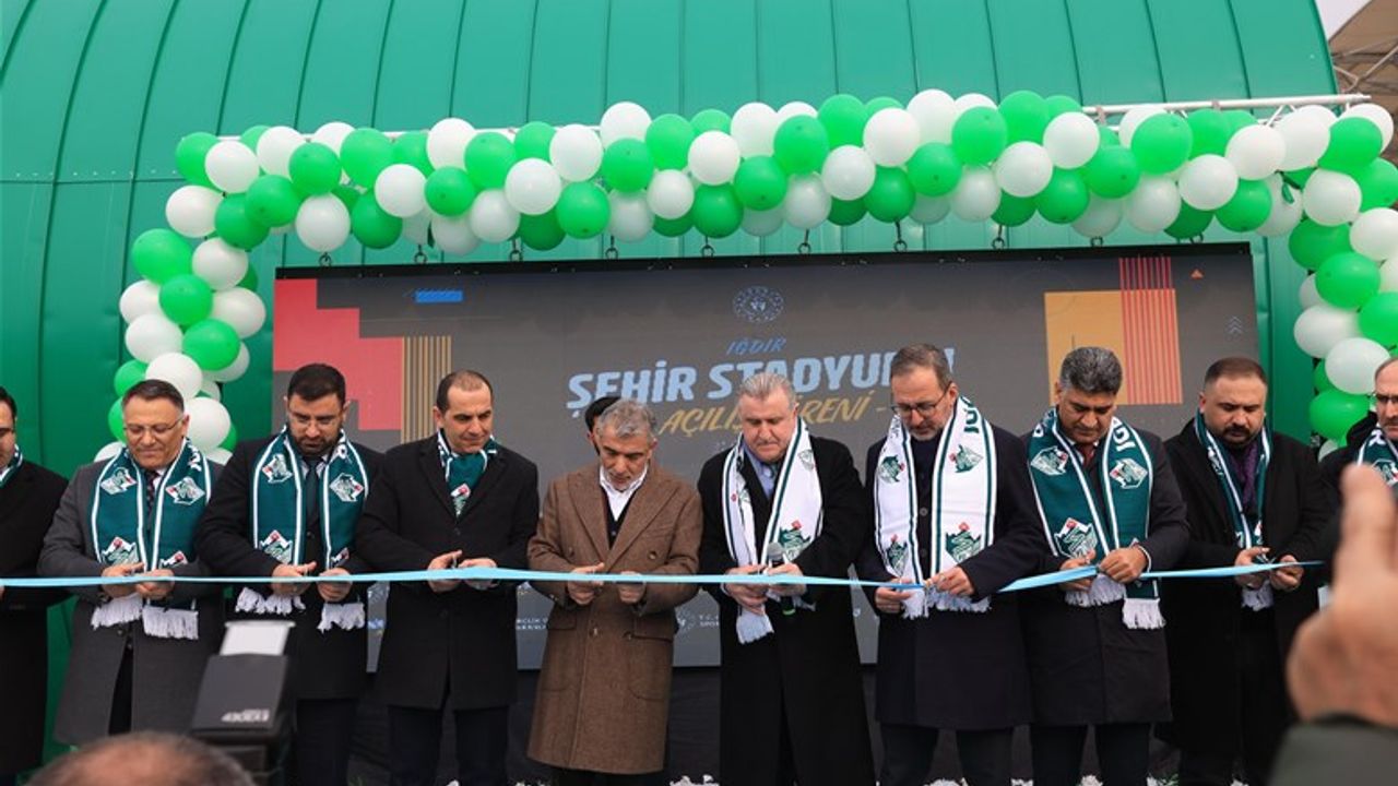 Bakan Bak, Iğdır Şehir Stadyumunun açılışını yaptı görseli