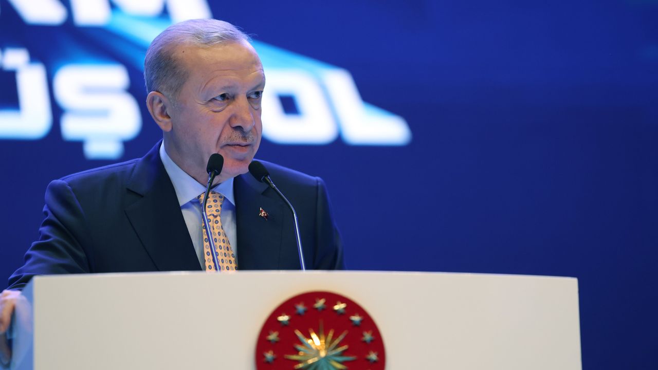 Cumhurbaşkanı Erdoğan:” Kara yolu ulaşımında destan yazdık” görseli