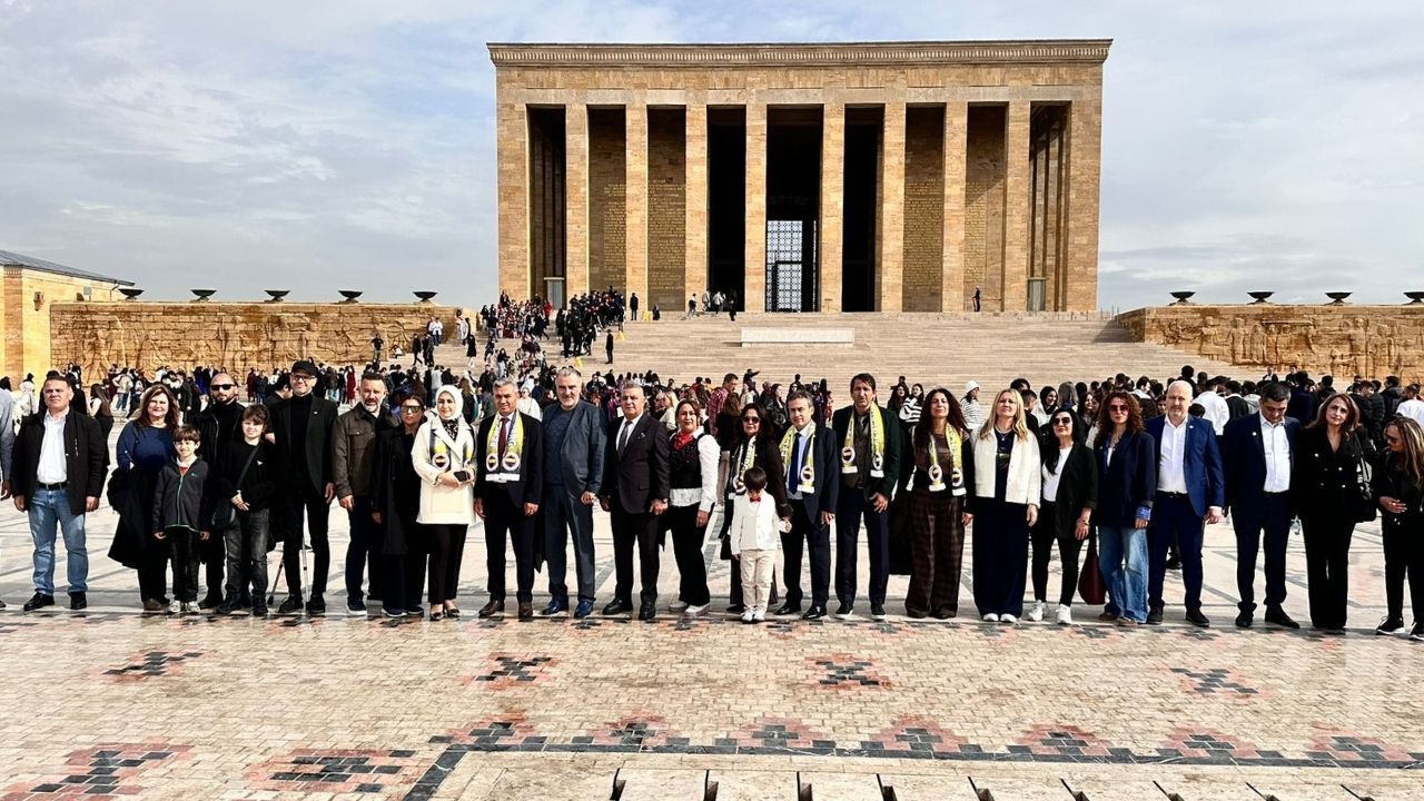 Hamburglu Fenerbahçeliler Anıtkabir ziyaretiyle Yozgat yolunda görseli