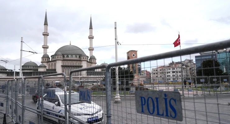 İstanbul Valiliği Açıkladı: 1 Mayıs'ta Tutuklanan Kişi Sayısı 384! görseli