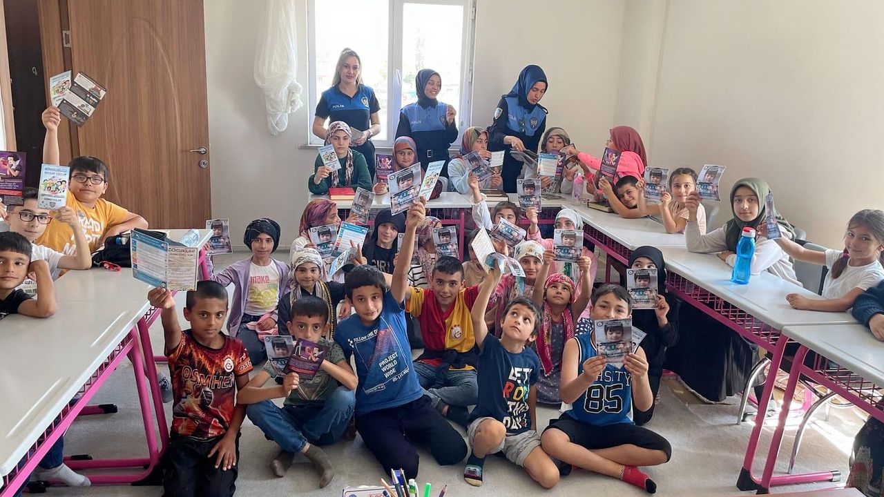 Kars’ta yaz Kur’an kursu öğrencilerine güvenlik eğitimi verildi görseli