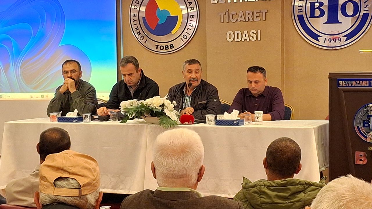 ra il Tarım Orman Müdürlüğü çiftçileri bilgilendirdi görseli