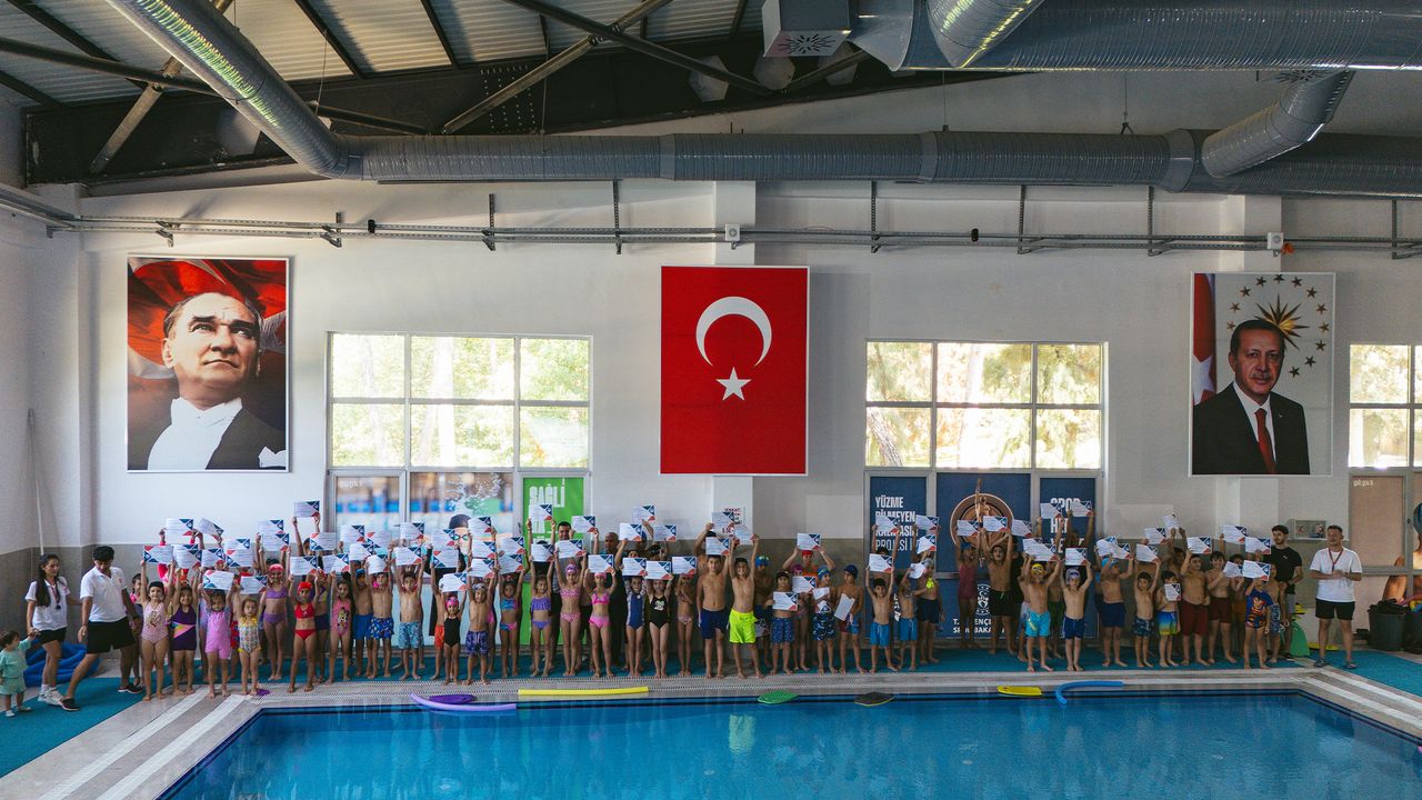 Aydın’da “Yüzme Bilmeyen Kalmasın” projesi tamamlandı: 500 kişi sertifika aldı görseli