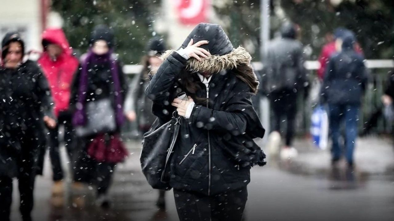 Meteoroloji uyardı: Hafta sonu kar yerini yağmura bırakıyor görseli