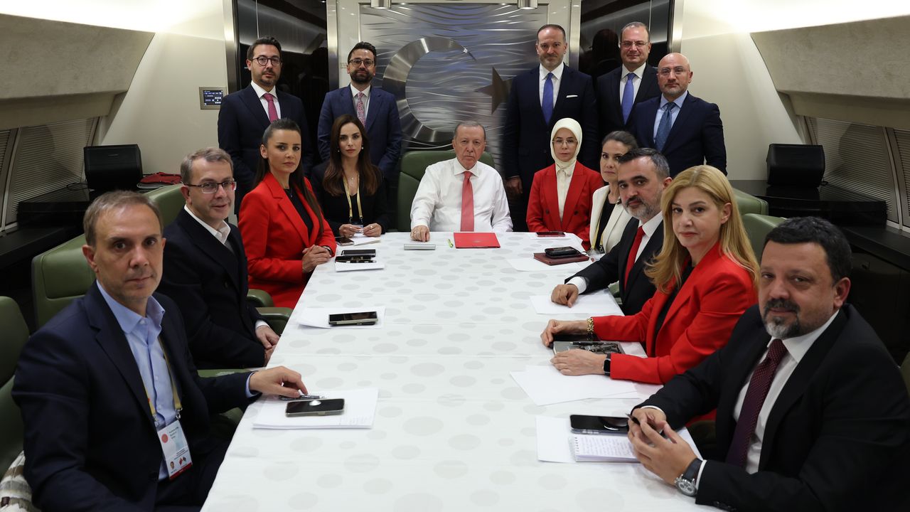 Cumhurbaşkanı Erdoğan: Şu anda AK Parti birinci partidir görseli