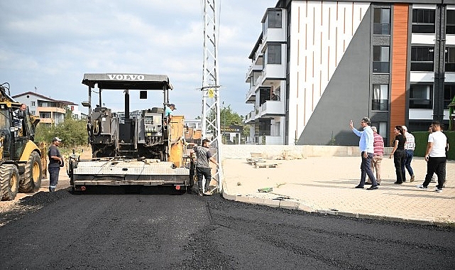 Kartepe’de Asfalt Atağı Sürüyor görseli