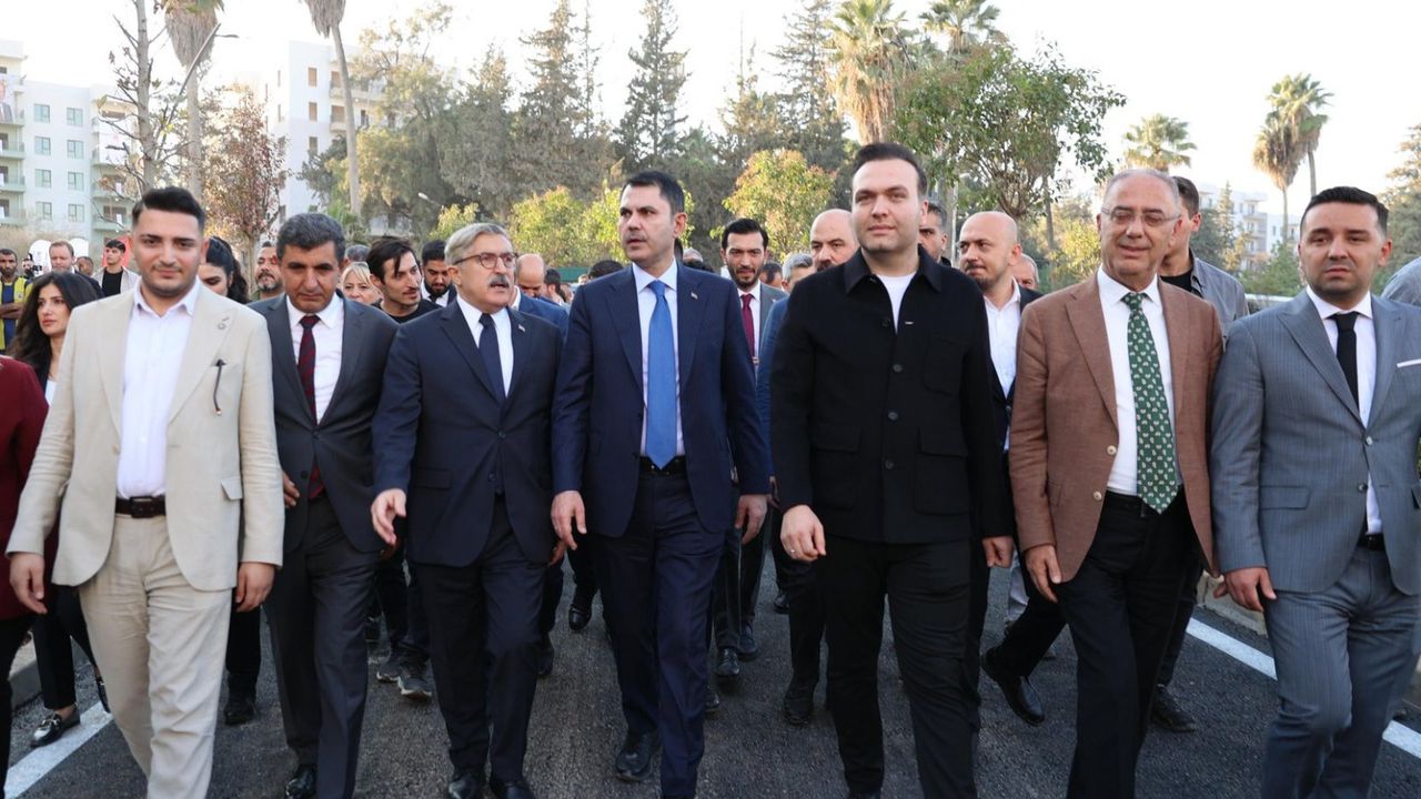 Dünya Asrın İnşasına şaştı kaldı görseli