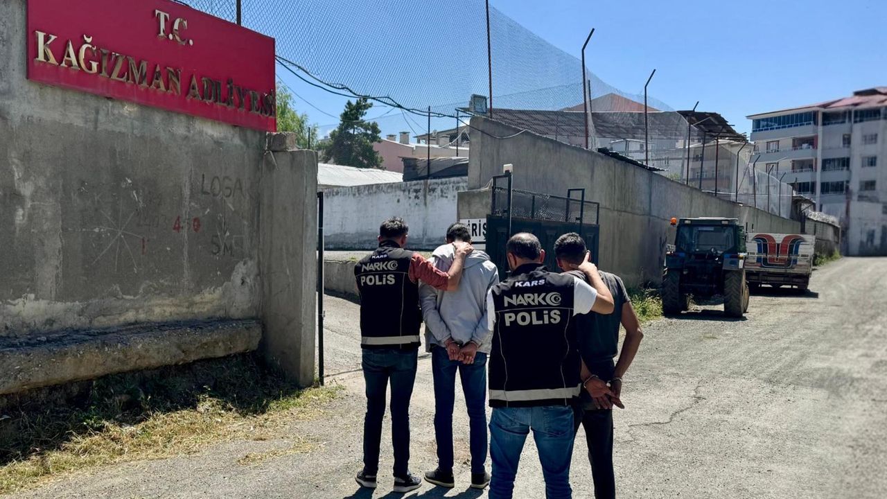 Kağızman'da yasaklı madde ticareti yapanlara operasyon: 2 şüpheli tutuklandı görseli