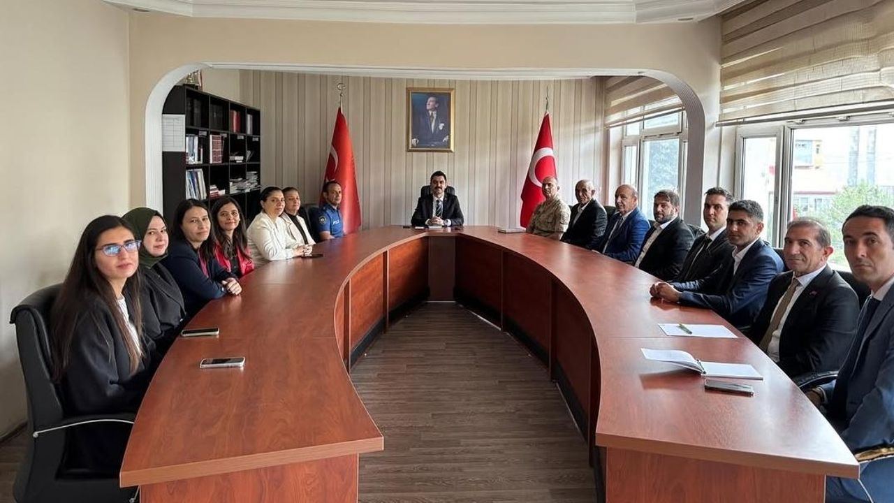 Susuz Kaymakamı Muhammed Emin Tutal başkanlığında Değerlendirme Toplantısı gerçekleştirildi görseli