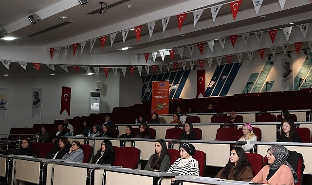 Çiğli’de İstihdam Garantili Kurslara Yoğun İlgi görseli