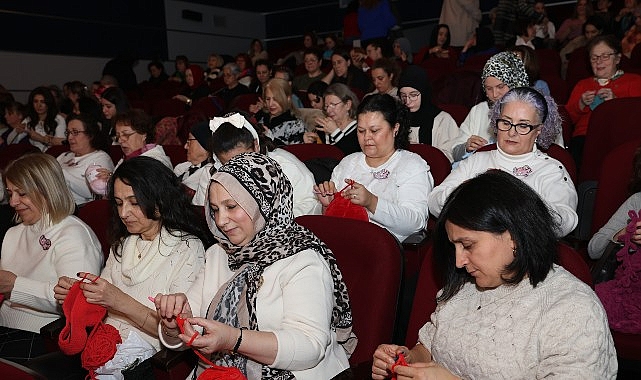 Nilüfer’de kadınlar iyilik için ilmek attılar görseli