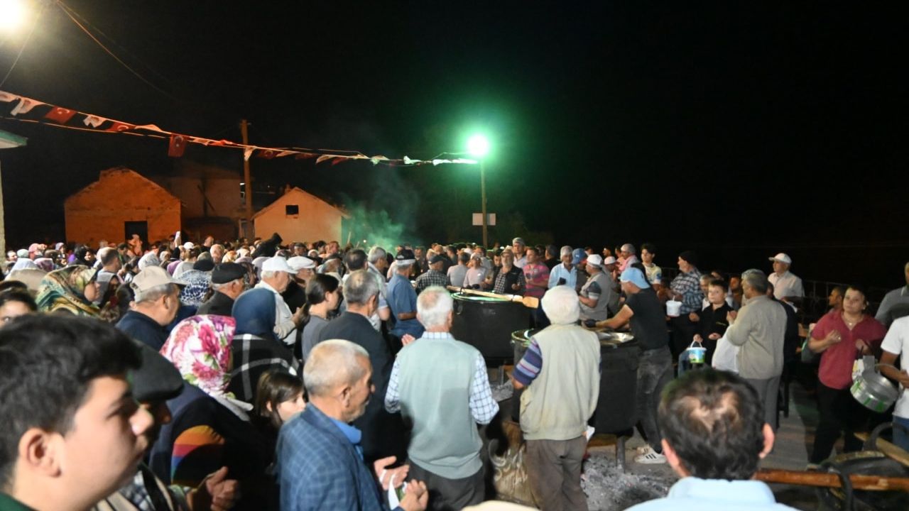 Çay Belediyesi tarafından "Aşure Gecesi" düzenlendi. görseli