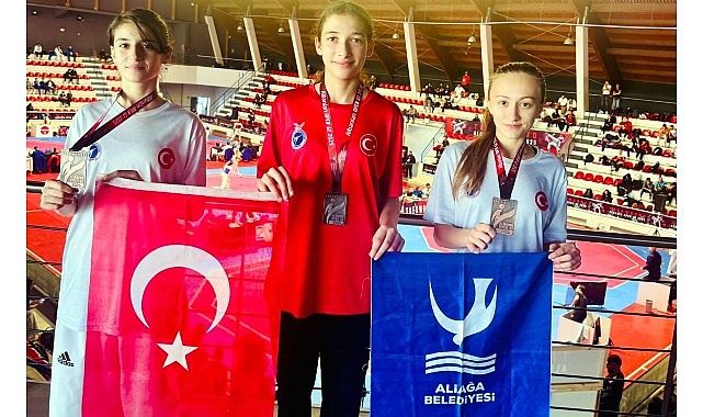 Aliağalı Taekwondocular Tiran'dan 3 Madalya İle Döndü görseli