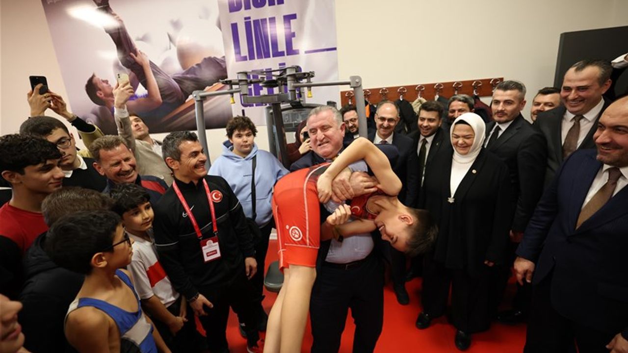 Bakan Bak, çok daha fazla gencimizin spor yapmasını istiyoruz görseli