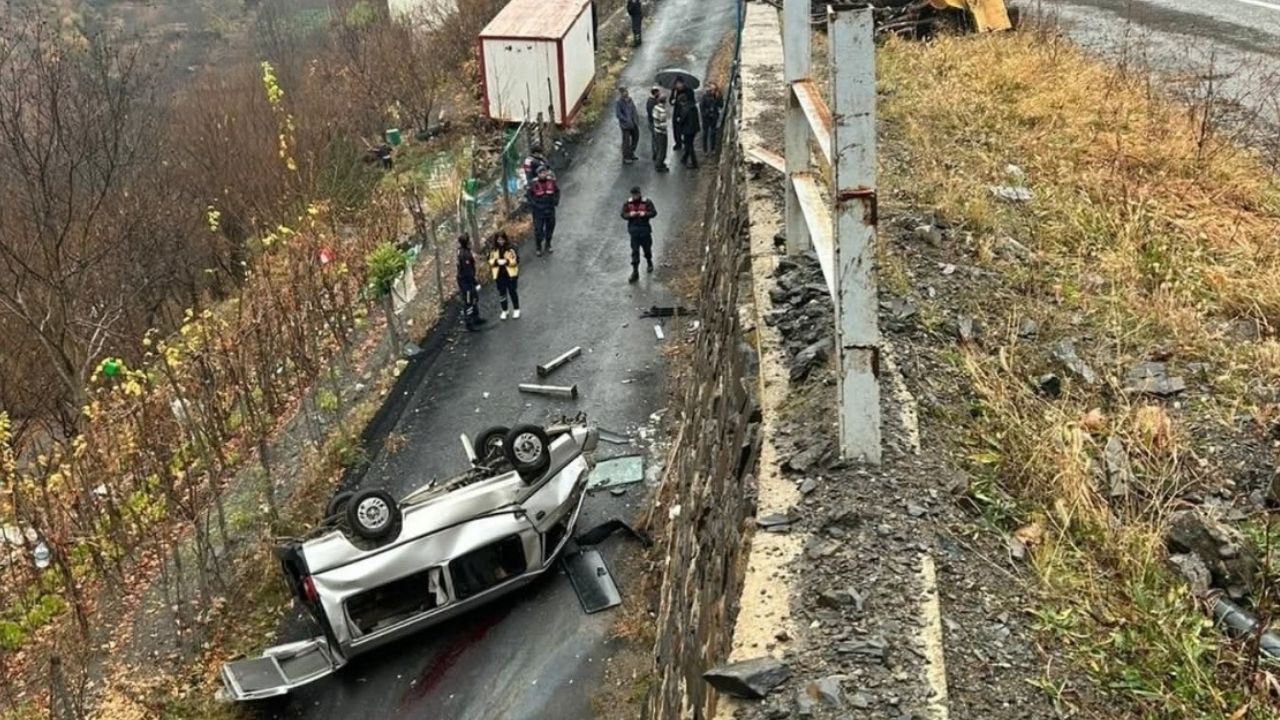 Artvin’de trafik kazası: 3 kişi yaşamını yitirdi görseli