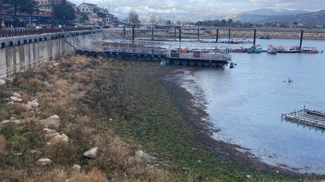 Eğirdir gölü 10 santimetre yükseldi görseli