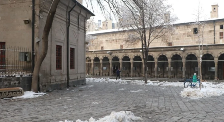 Kayseri'de Tarih Canlanıyor: 1100 Yıllık Medrese Kalıntıları görseli