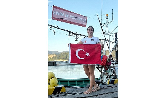 Ege Üniversitesi mezunu milli yüzücü Bengisu Avcı tarihi bir başarıya daha imza attı görseli