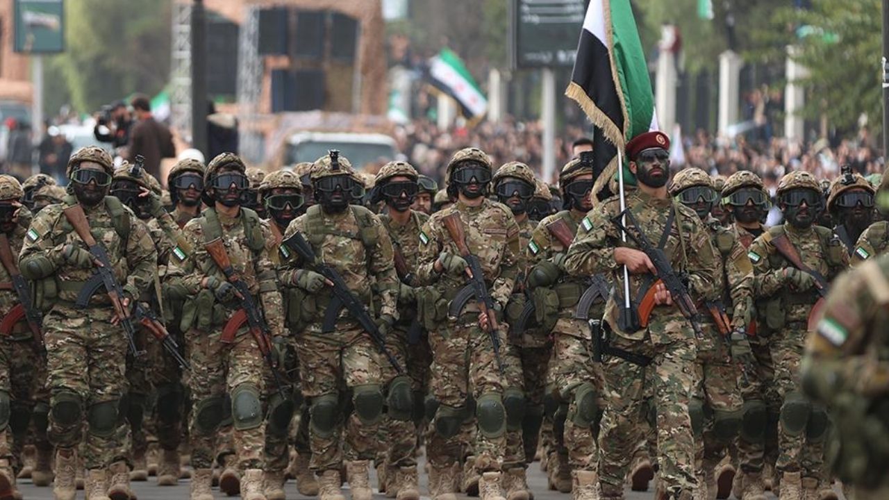 Suriye ordusu Halep’te YPG hedeflerine operasyon başlattı görseli