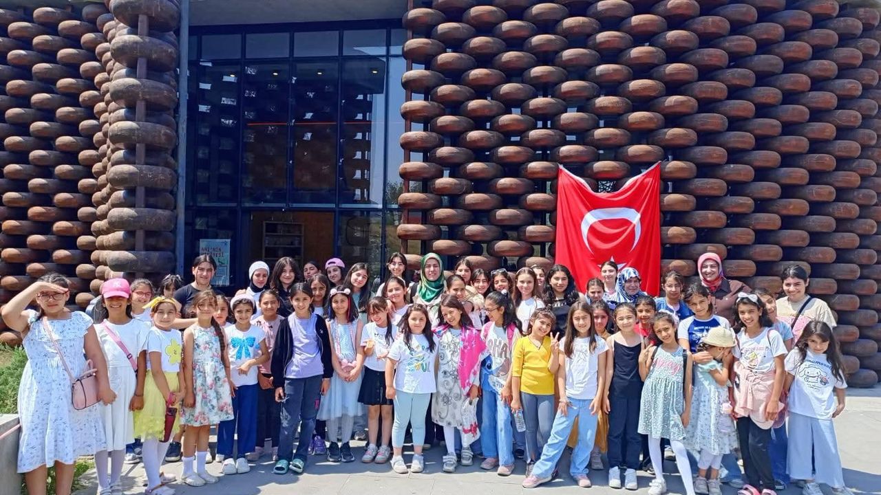Yaz Kur’an Kursu öğrencileri, Kars merkezindeki müzeleri ziyaret etti görseli