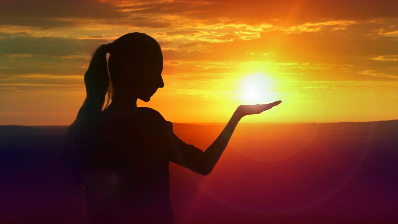 Uzmanlar uyardı: Güneşe uzun süreli maruziyet fotoyaşlanmayı tetikliyor görseli