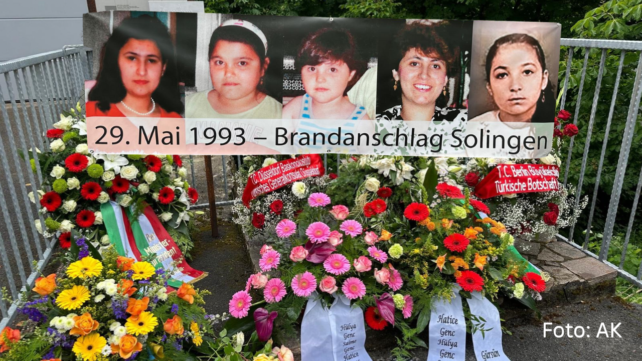Solingen Faciası’nın 32. yılında ırkçılığa karşı ortak mesaj: Unutmadık, unutturmayacağız! görseli