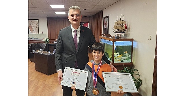 Türkiye'nin ve Gölcük’ün Gururu Sarp Arel Başkan Sezer’e Konuk Oldu görseli