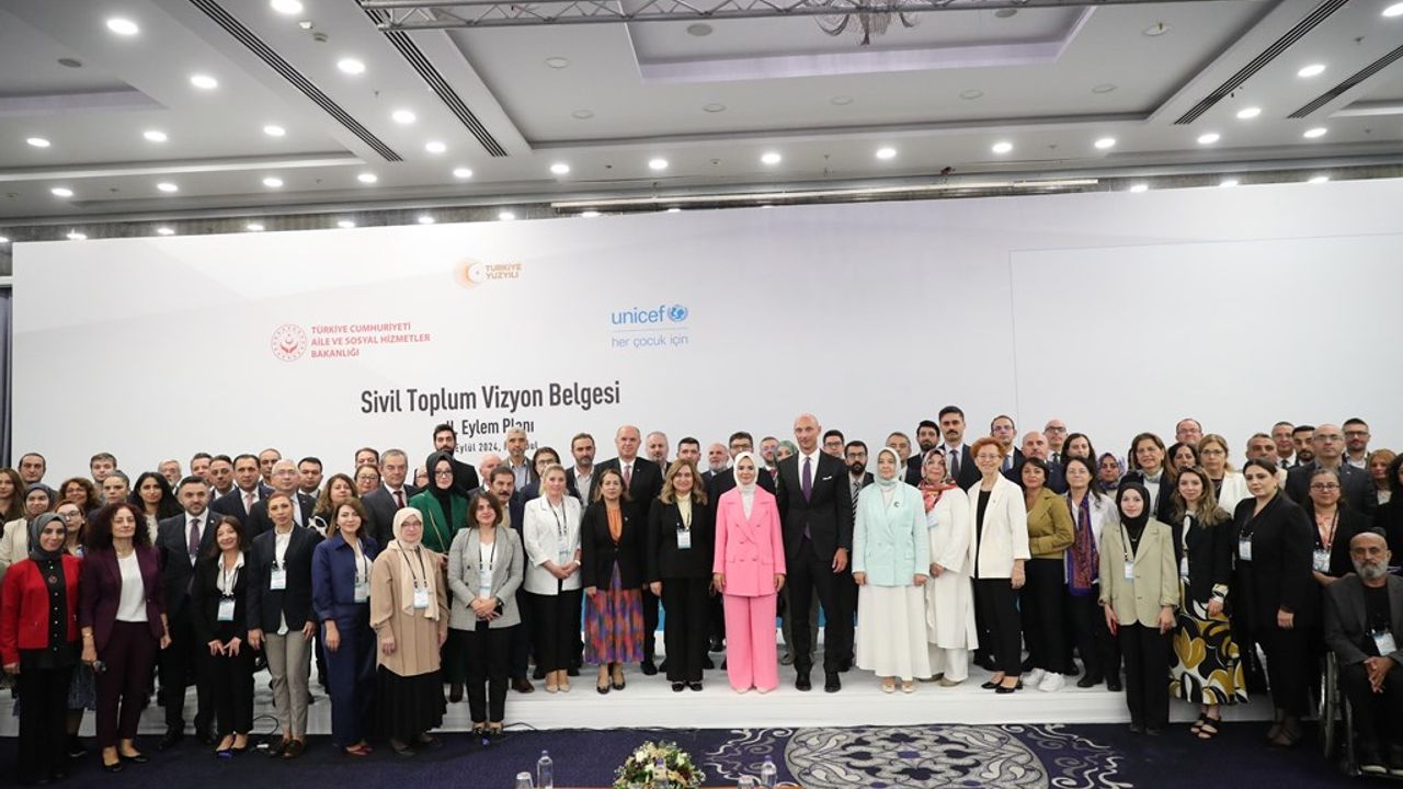 Bakanlık, 2024 Yılı Sosyal Taraflarla İş Birliği Raporu’nu Yayımladı görseli