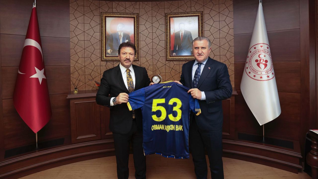 ragücü Onursal Başkanı Yiğiner’den Gençlik ve Spor Bakanı Bak’a ziyaret görseli