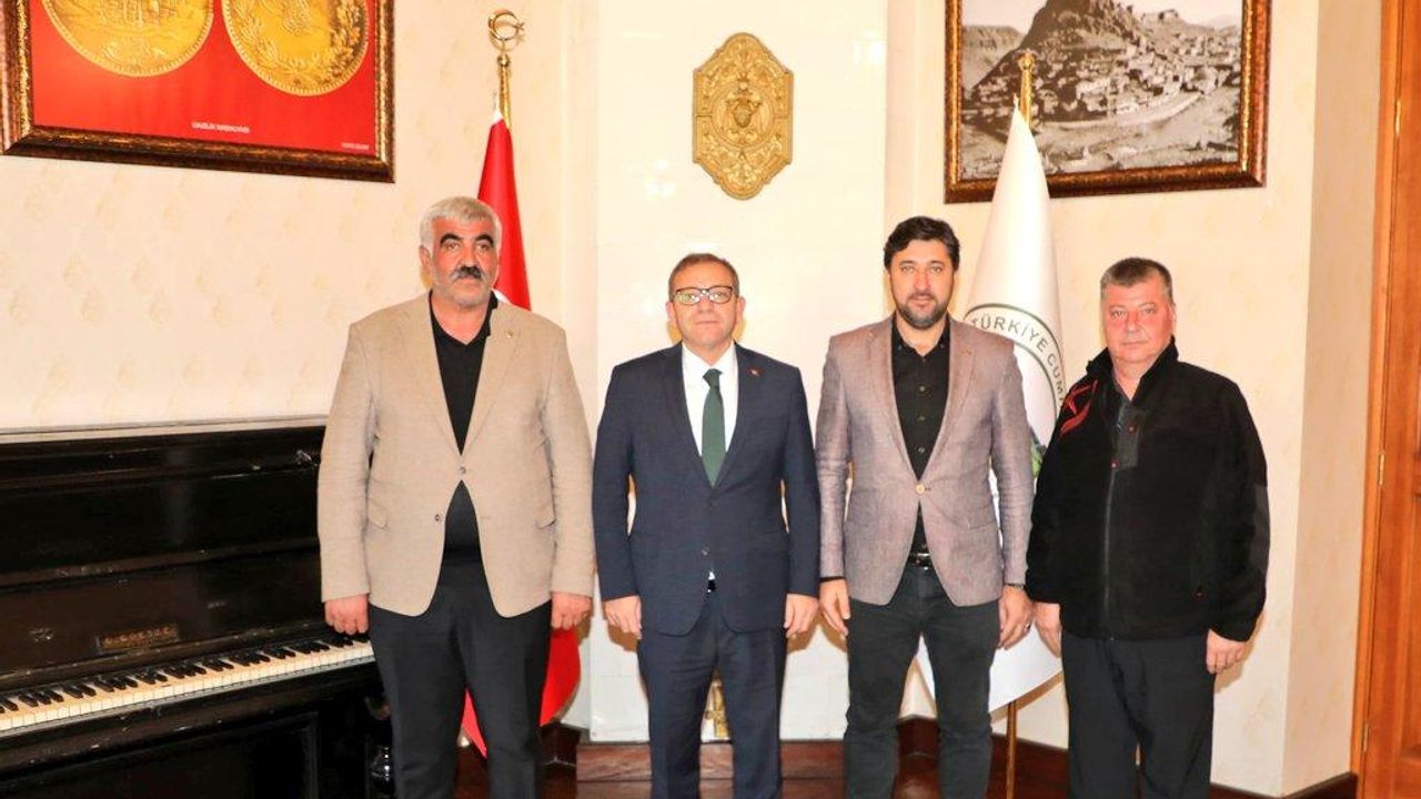 Kars Valisi Ziya Polat, iş dünyasının temsilcilerini makamında ağırladı görseli