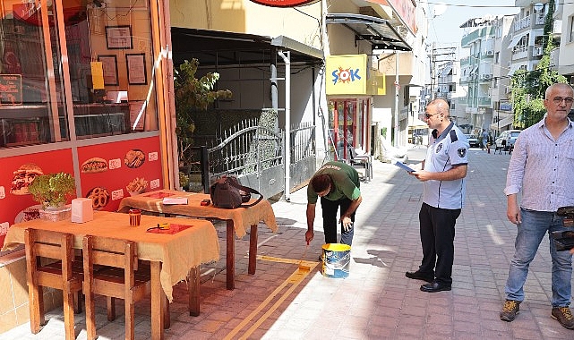 Konak’ta kaldırım işgaline sarı çizgi görseli