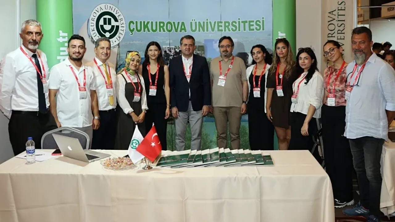 Rektör Beriş tercih sürecindeki öğrencilere ÇÜ'yü tanıttı görseli