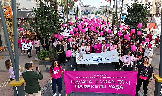 Menemenli kadınlardan pembe yürüyüş! görseli