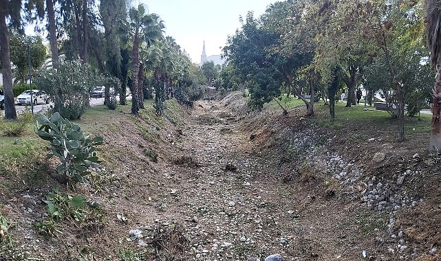 Kemer’deki derelerde temizlik çalışmaları görseli