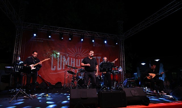 Efes Selçuk’ta 29 Ekim Gururu: Cumhuriyet Coşkusu Meydanlara Taştı görseli
