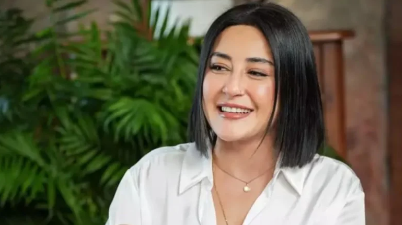 Melek Mosso Sahnede Fenalaştı: "Tansiyonum Düştü, Gayet İyiyim" görseli