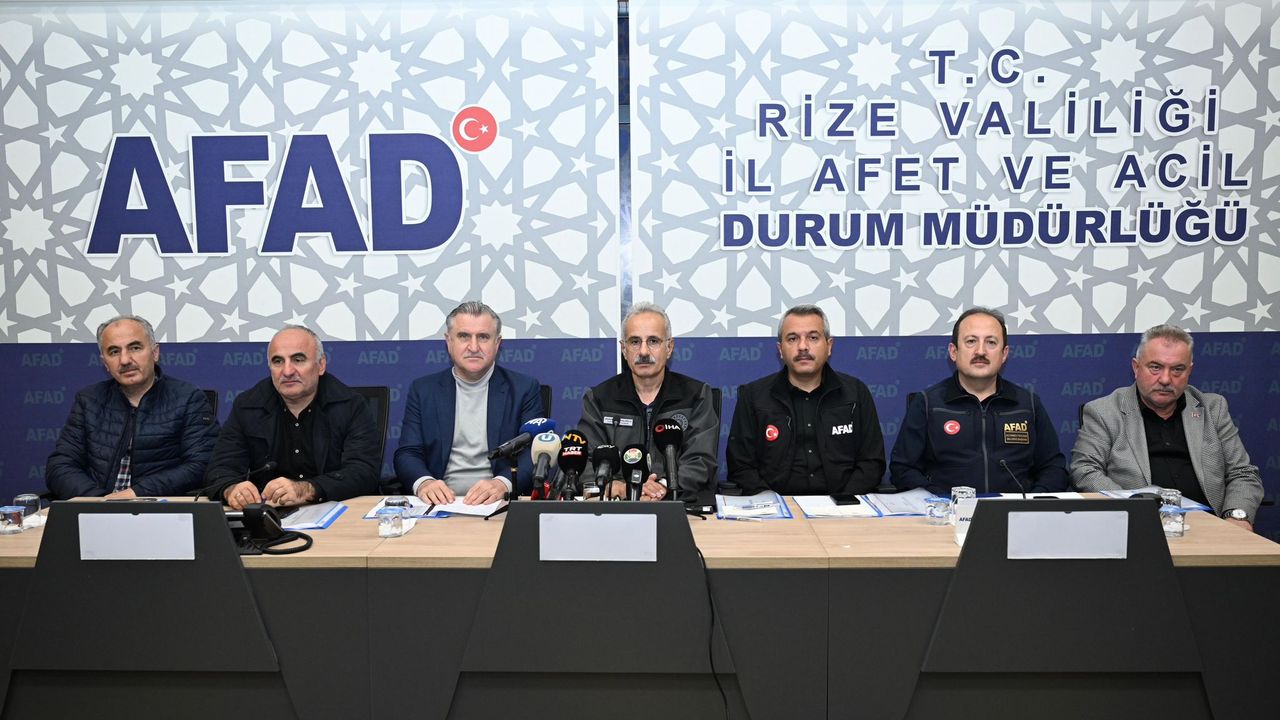 Sel ve heyelanın vurduğu Rize'de son durum açıklandı görseli