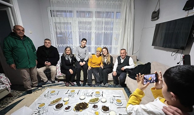 Başkan Mutlu iftar sofrasına konuk oldu görseli
