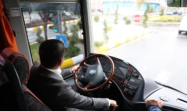 Başkan Rasim Arı, Nevşehir Belediyesi SK Takım Otobüsünü Kullandı görseli