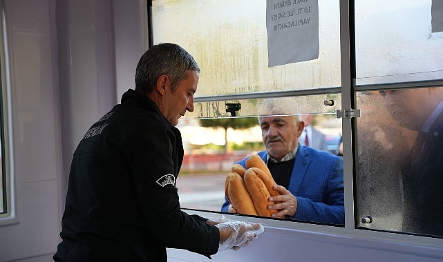 Kemalpaşa’da Halk Ekmek’e Yoğun İlgi görseli