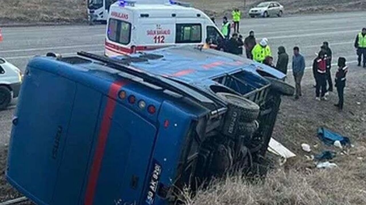 Kağıthane’de cezaevi nakil aracı devrildi: 19 yaralı görseli