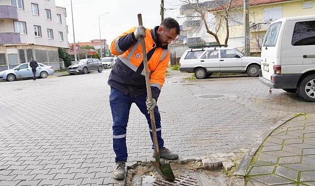 Temizlik İşleri Ekipleri 7/24 Sahada görseli