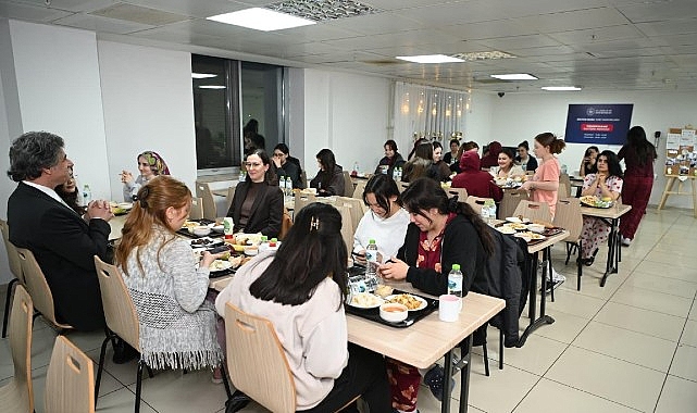 Başkan Kocaman İftar Sofrasında Öğrencilerle Buluştu görseli