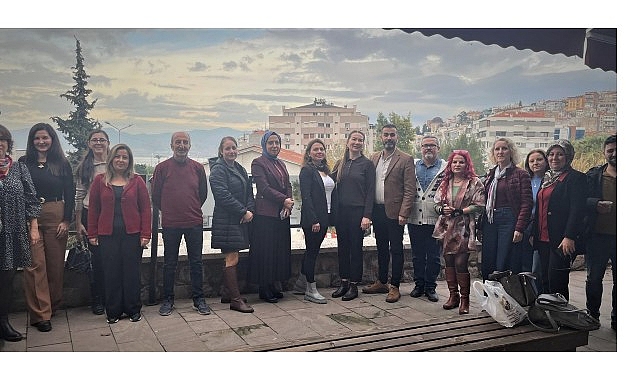 “İzmir Öğretmen Akademileri” Kapsamında ‘‘Edebiyat Akademisi’’ Etkinliklerine Devam Ediyor görseli