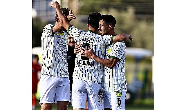 Edremitspor, lider Gaziemir’i deplasmanda devirdi: 4-1 görseli