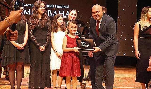 25. Uluslararası Antalya Piyano Festivali’nde genç yetenekler sahne aldı görseli