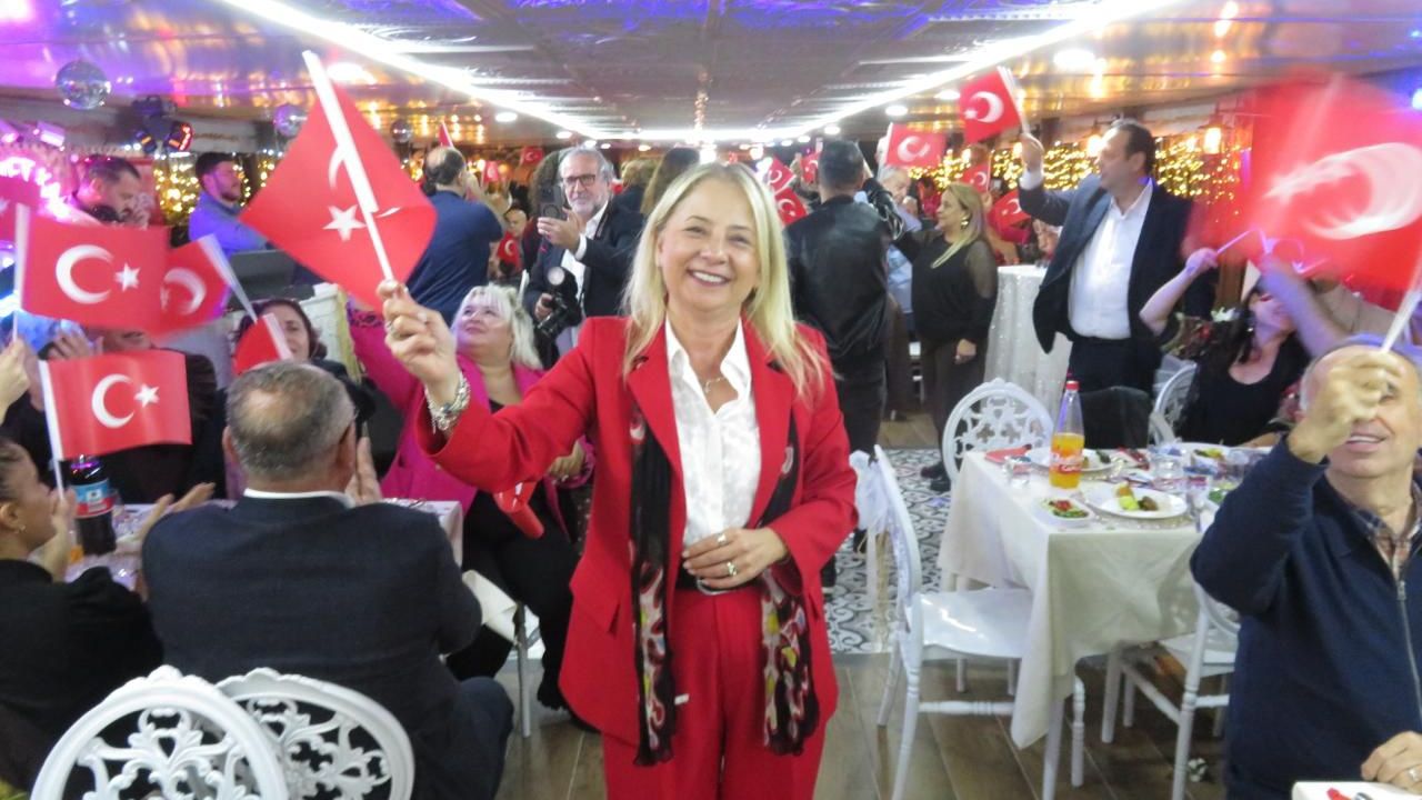 Cumhuriyet Kadınından birlik mesajı: TÜRSAB Başkan Adayı Aylin Özsavaş’tan güven ve şeffaflık sözü görseli