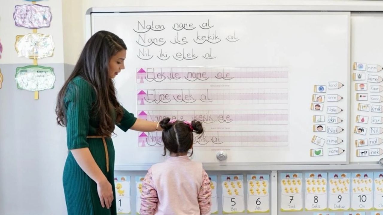 15 bin yeni öğretmen yarın göreve başlıyor görseli