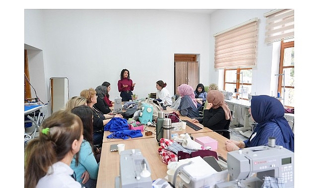 Burhaniye Belediyesi’nden Kadınlara Özel Program Düzenlendi görseli