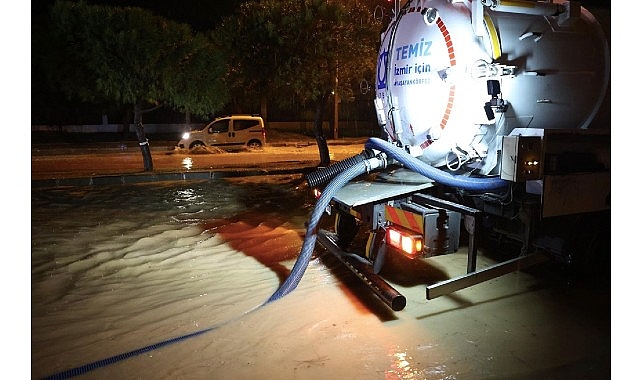 Çeşme Belediyesinden olağanüstü yağışa olağanüstü müdahale görseli